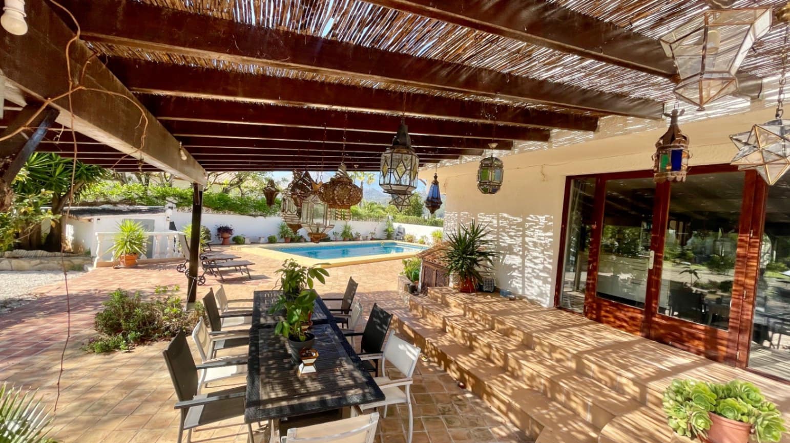 4 bedroom Villa for sale in Jalon / Xalo with pool garage - € 735,000 (Ref: 9383940)