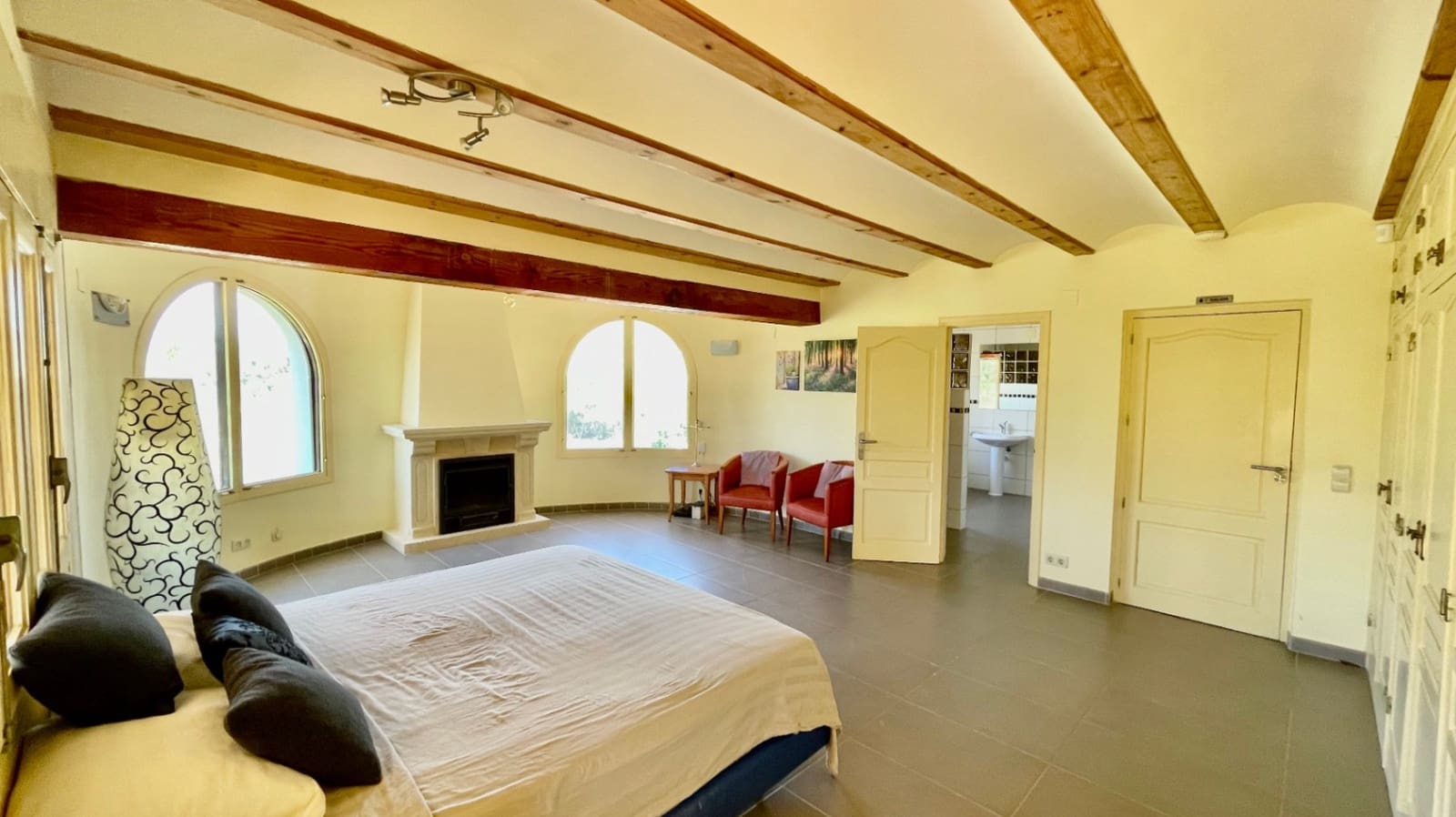 4 bedroom Villa for sale in Jalon / Xalo with pool garage - € 735,000 (Ref: 9383940)