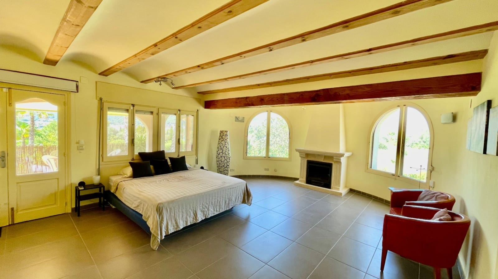 4 bedroom Villa for sale in Jalon / Xalo with pool garage - € 735,000 (Ref: 9383940)