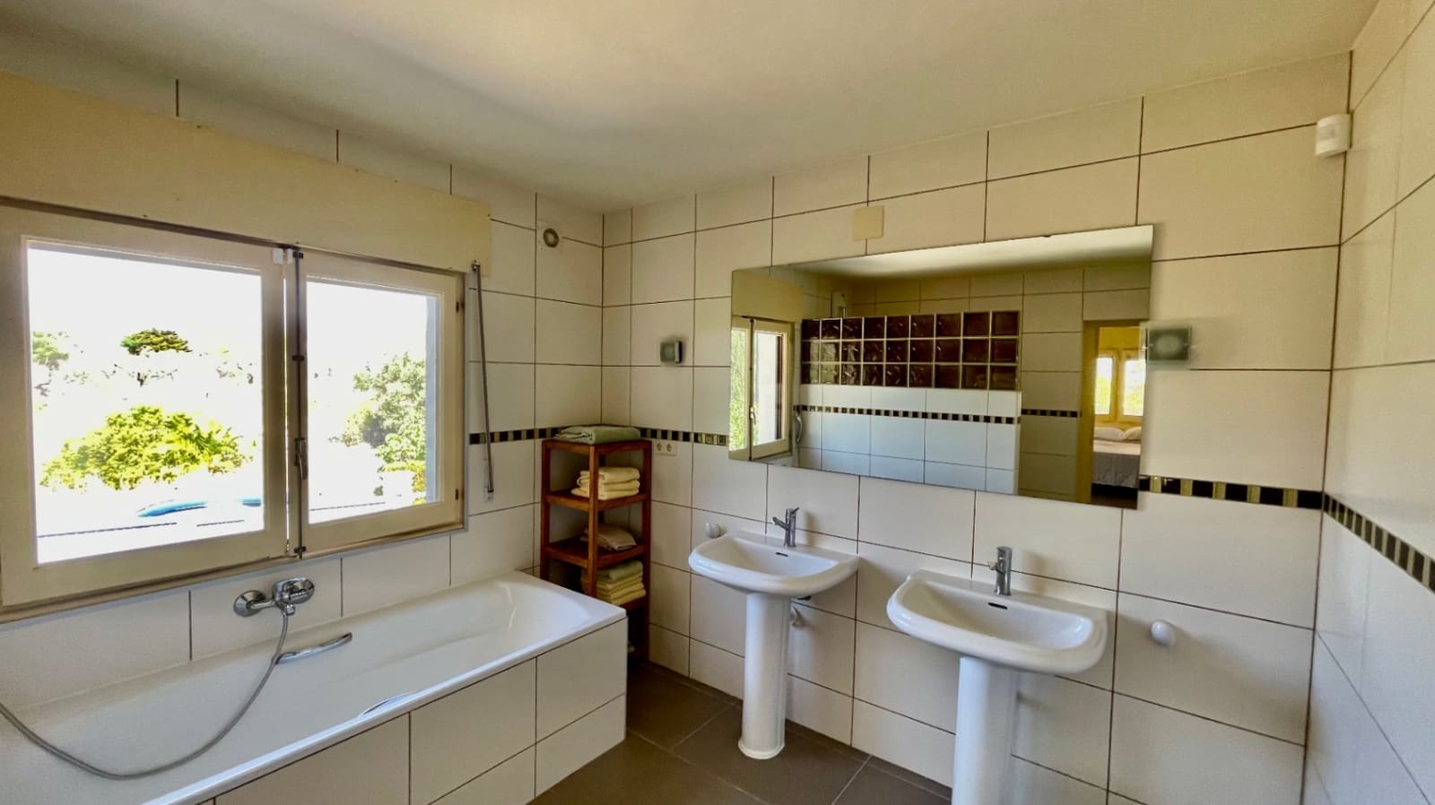 4 bedroom Villa for sale in Jalon / Xalo with pool garage - € 735,000 (Ref: 9383940)