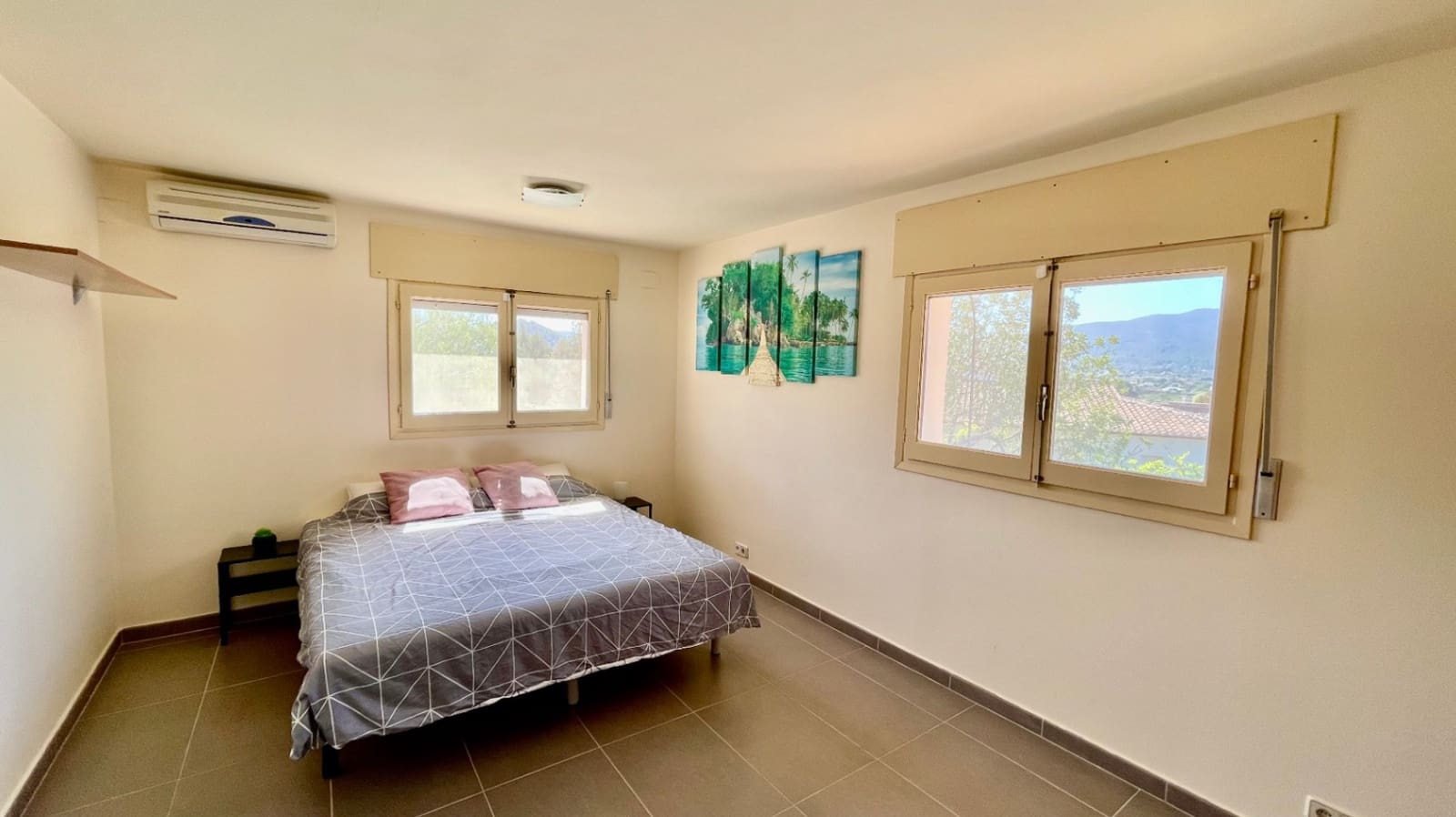 4 bedroom Villa for sale in Jalon / Xalo with pool garage - € 735,000 (Ref: 9383940)