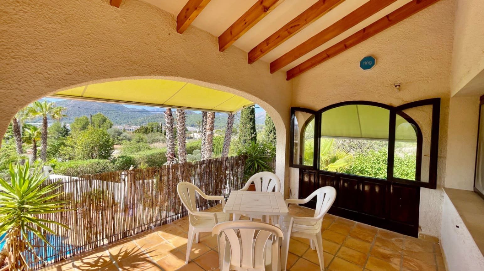 4 bedroom Villa for sale in Jalon / Xalo with pool garage - € 735,000 (Ref: 9383940)