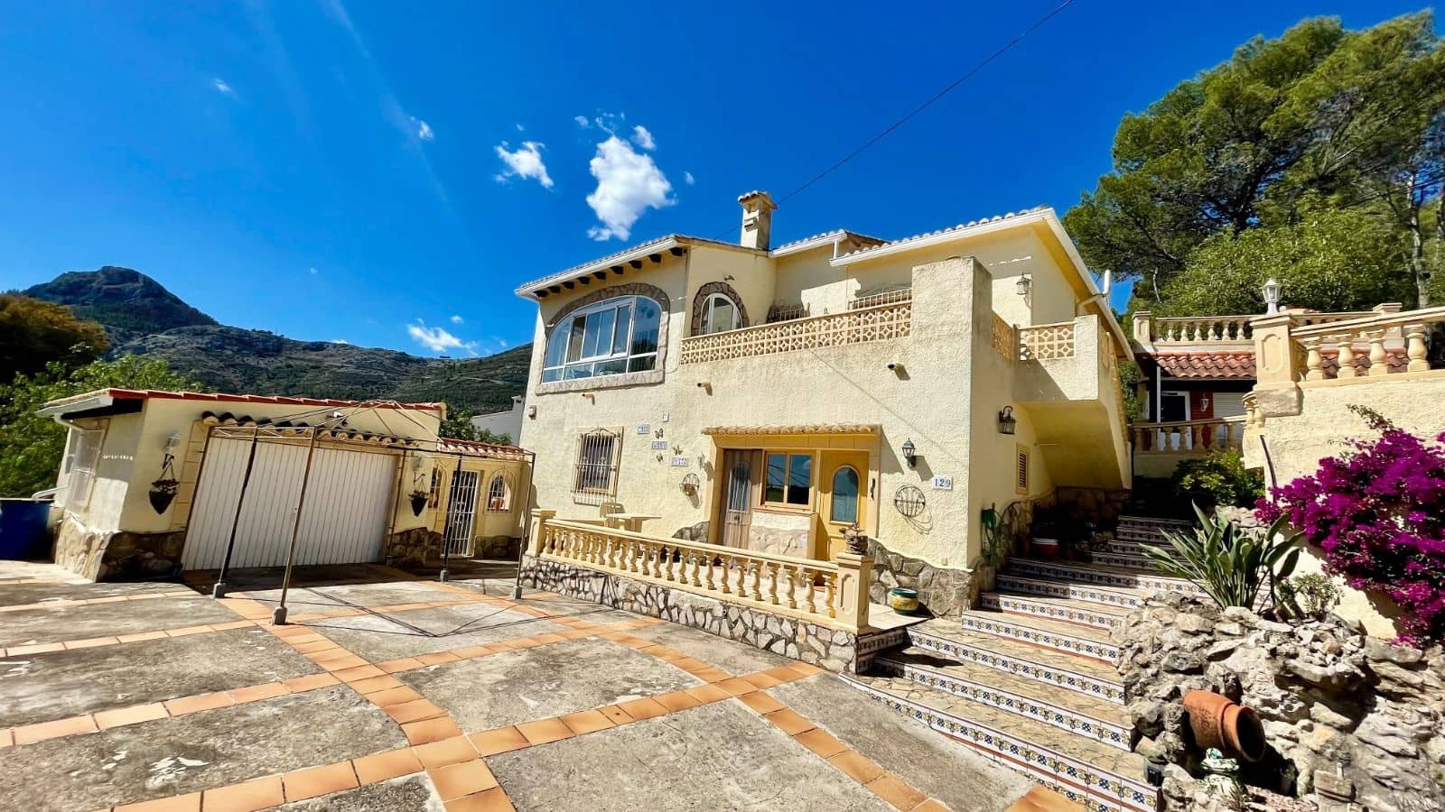 5 Zimmer Villa zu verkaufen in Parcent mit Pool Garage - 399.950 € (Ref: 9383941)