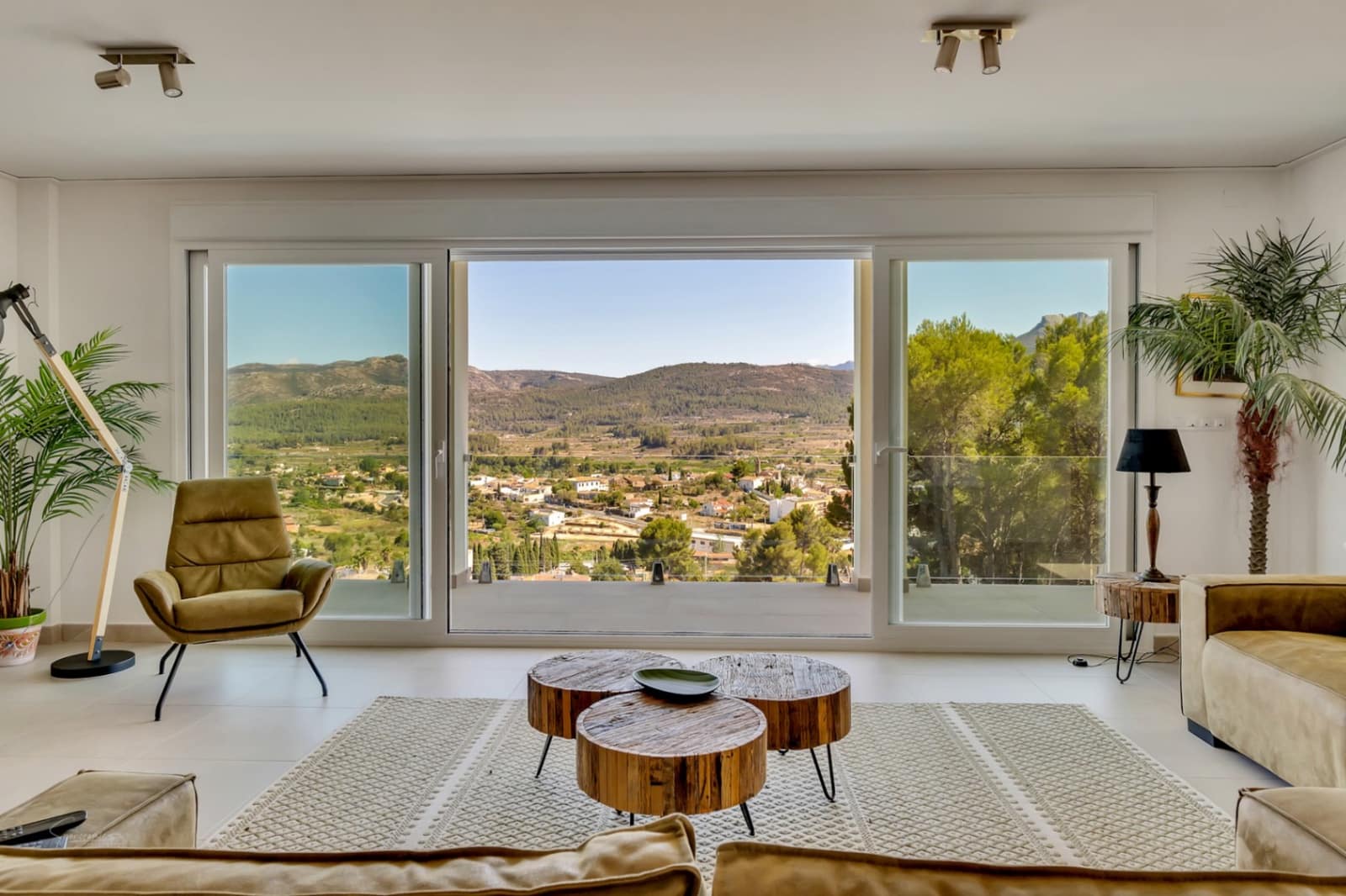 7 bedroom Villa for sale in Alcalali / Alcanali with pool garage - € 1,495,000 (Ref: 9383943)