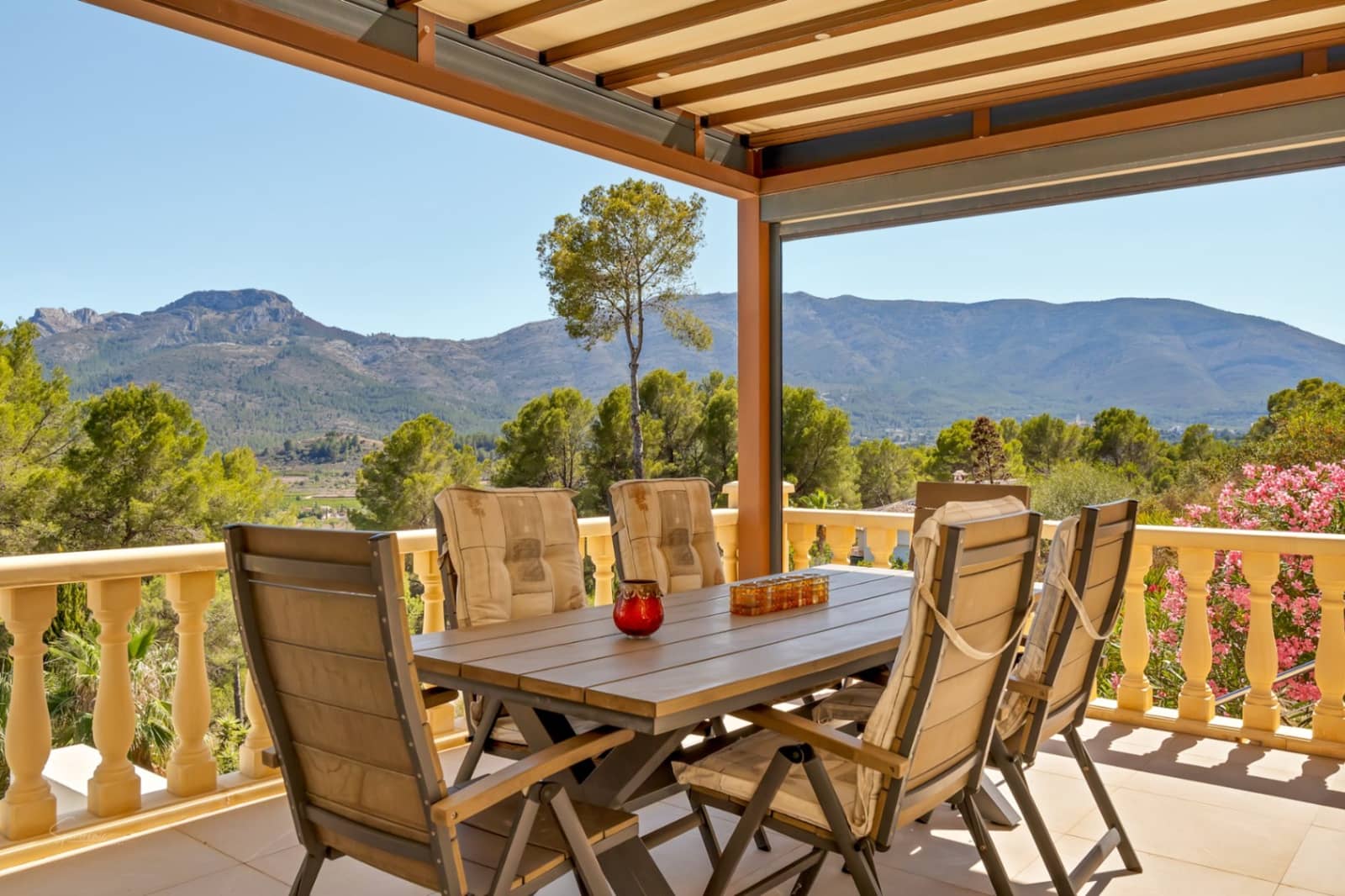 7 bedroom Villa for sale in Alcalali / Alcanali with pool garage - € 1,495,000 (Ref: 9383943)