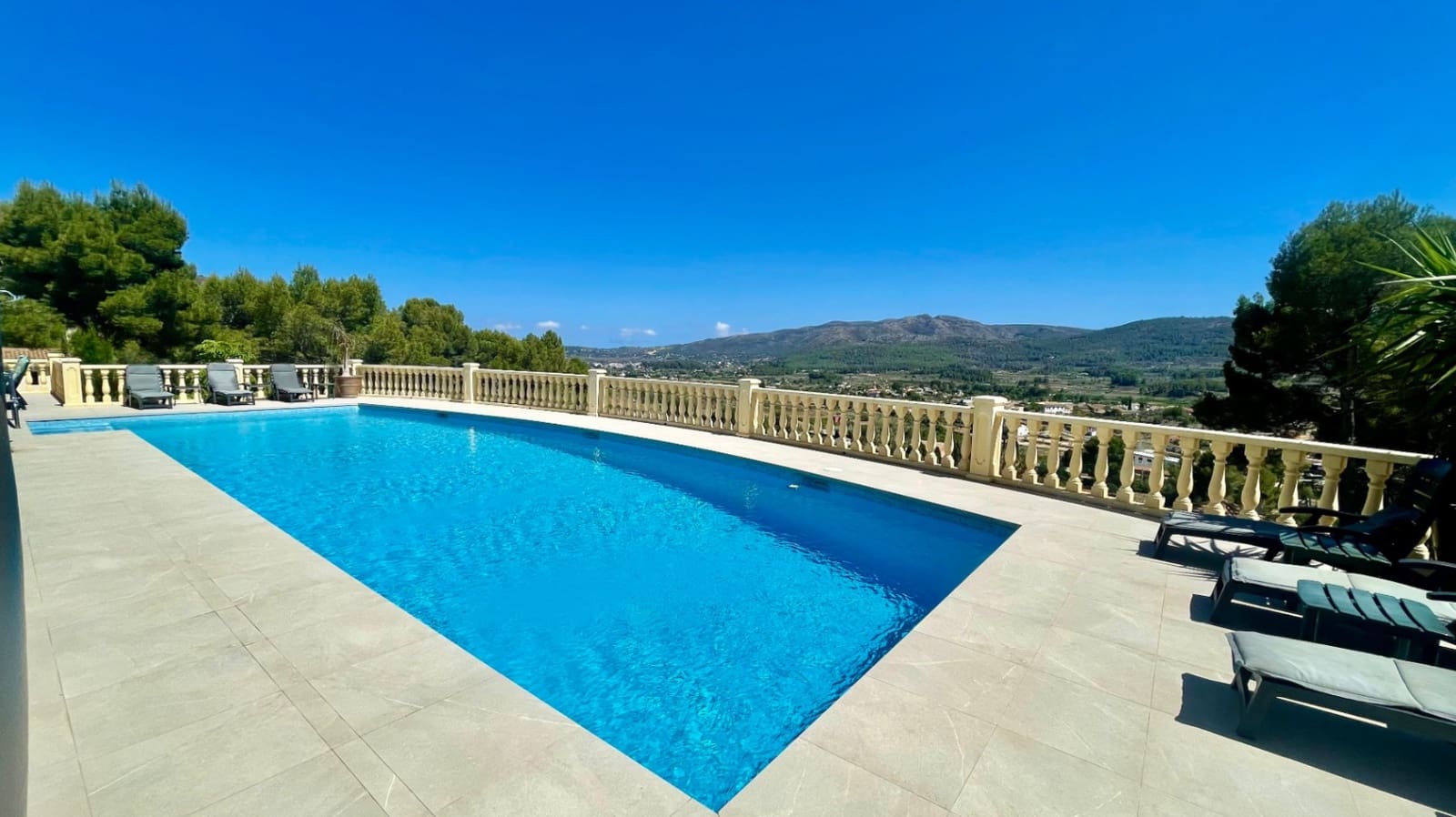 7 bedroom Villa for sale in Alcalali / Alcanali with pool garage - € 1,495,000 (Ref: 9383943)