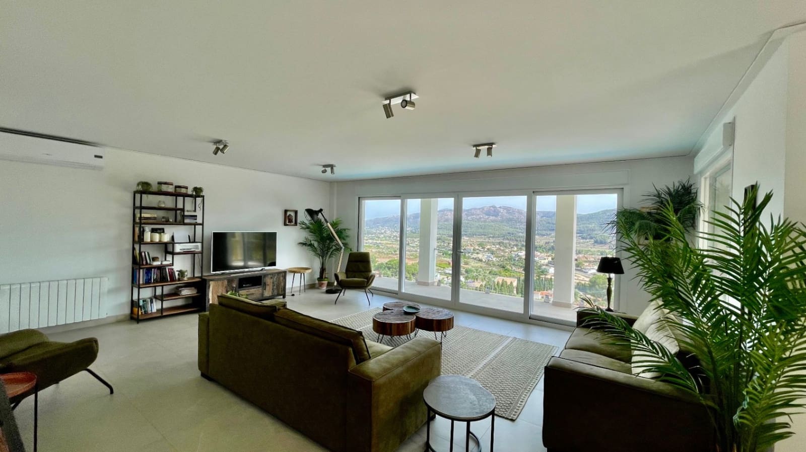 7 bedroom Villa for sale in Alcalali / Alcanali with pool garage - € 1,495,000 (Ref: 9383943)