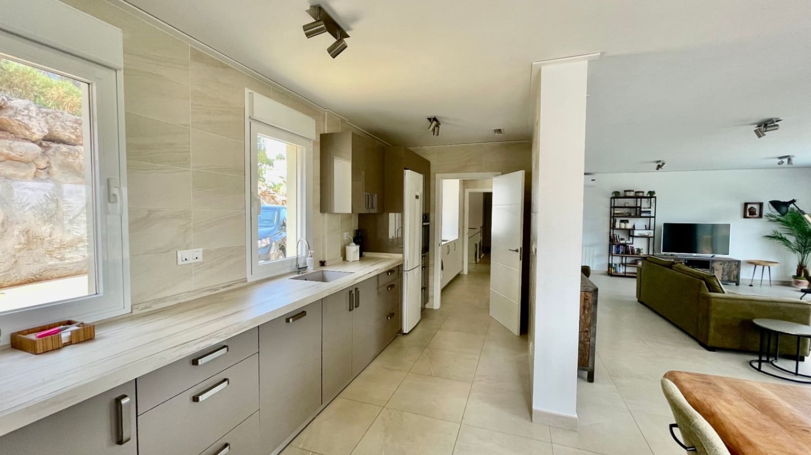 7 bedroom Villa for sale in Alcalali / Alcanali with pool garage - € 1,495,000 (Ref: 9383943)