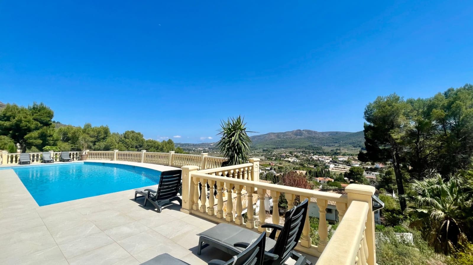 7 bedroom Villa for sale in Alcalali / Alcanali with pool garage - € 1,495,000 (Ref: 9383943)