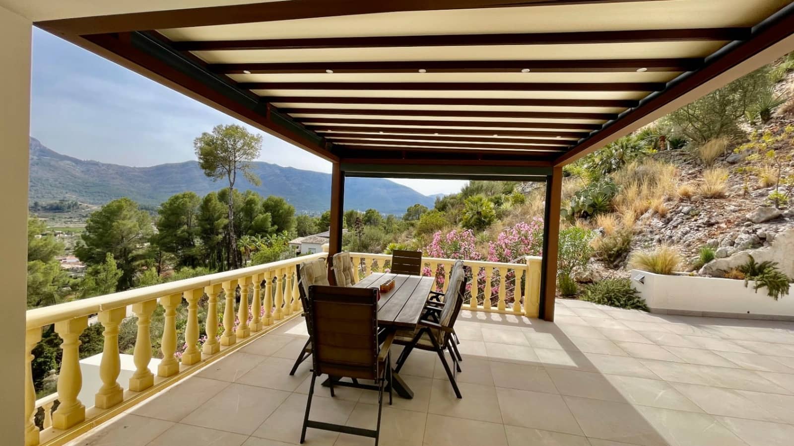 7 bedroom Villa for sale in Alcalali / Alcanali with pool garage - € 1,495,000 (Ref: 9383943)