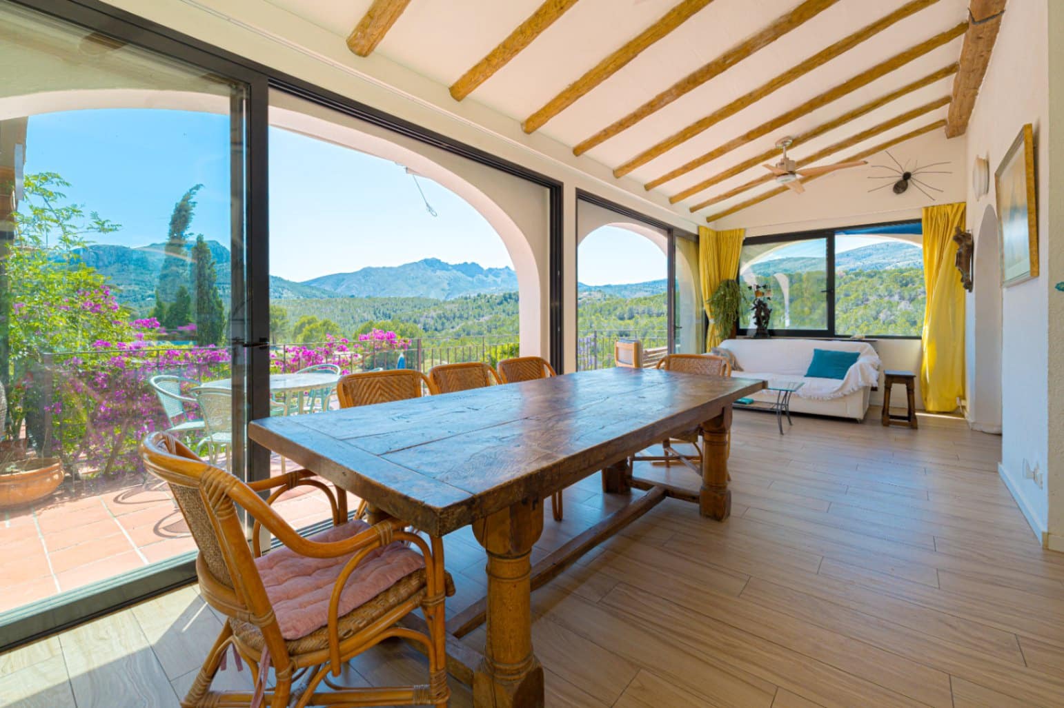 5 bedroom Villa for sale in Benissa with pool garage - € 895,000 (Ref: 9383945)