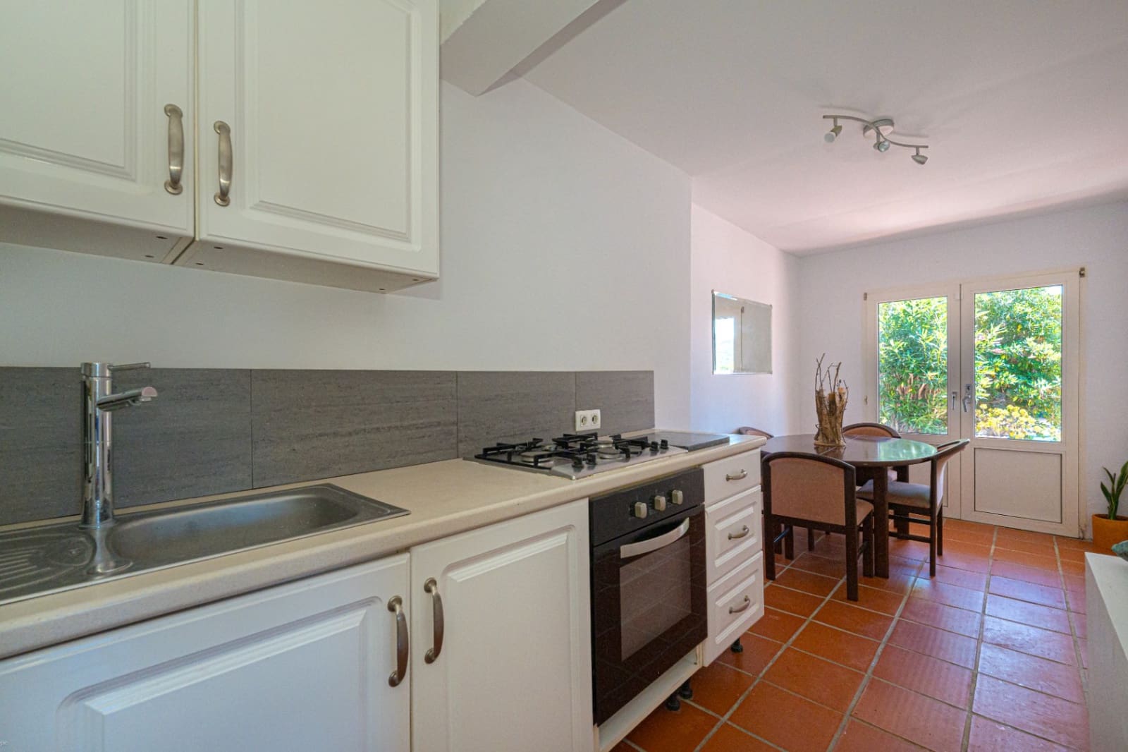 5 bedroom Villa for sale in Benissa with pool garage - € 895,000 (Ref: 9383945)