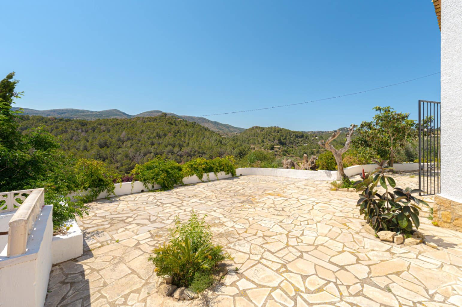 5 bedroom Villa for sale in Benissa with pool garage - € 895,000 (Ref: 9383945)