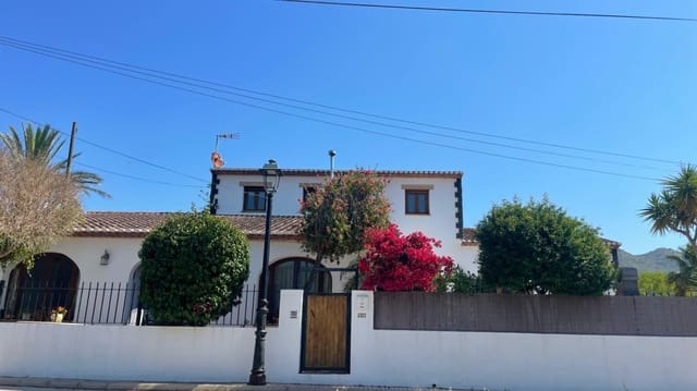 6 soverom Villa til salgs i Alcalalí / Alcanalí med svømmebasseng garasje - € 695 000 (Ref: 9383946)