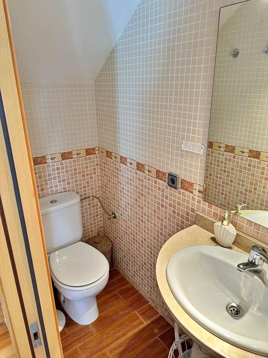 2 makuuhuone Omakotitalo myytävänä paikassa Altea mukana uima-altaan 
autotalli - 230 000 € (Ref: 9383948)