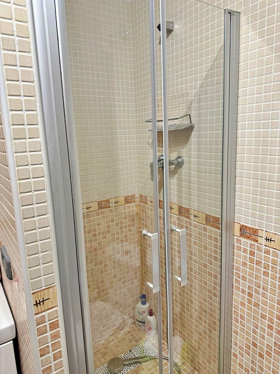 2 makuuhuone Omakotitalo myytävänä paikassa Altea mukana uima-altaan 
autotalli - 230 000 € (Ref: 9383948)