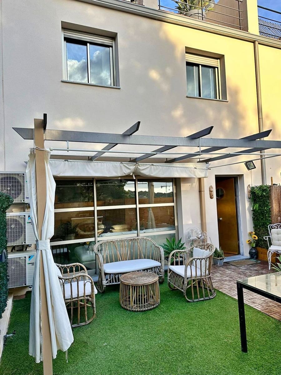 2 makuuhuone Omakotitalo myytävänä paikassa Altea mukana uima-altaan 
autotalli - 230 000 € (Ref: 9383948)