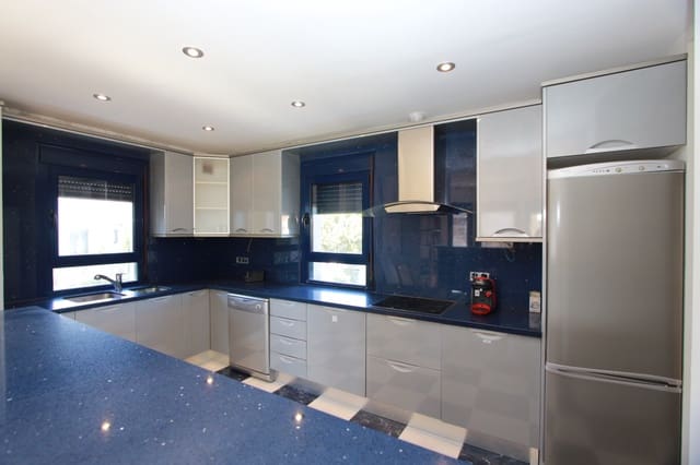 4 chambre Villa/Maison à vendre à Calpe / Calp - 695 000 € (Ref: 9427980)