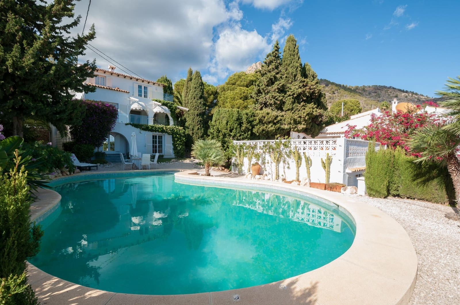 Chalet de 4 habitaciones en Calpe / Calp en venta con piscina - 1.400.000 € (Ref: 9427982)