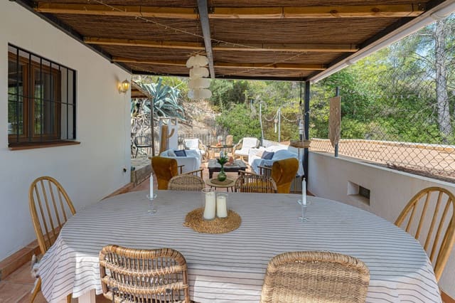 4 bedroom Villa for sale in Alcalalí / Alcanalí with pool - € 375,000 (Ref: 9427984)