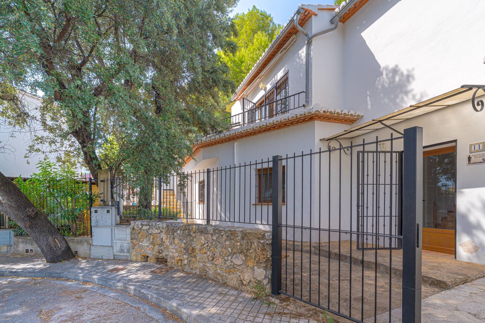 4 bedroom Villa for sale in Alcalali / Alcanali with pool - € 375,000 (Ref: 9427984)
