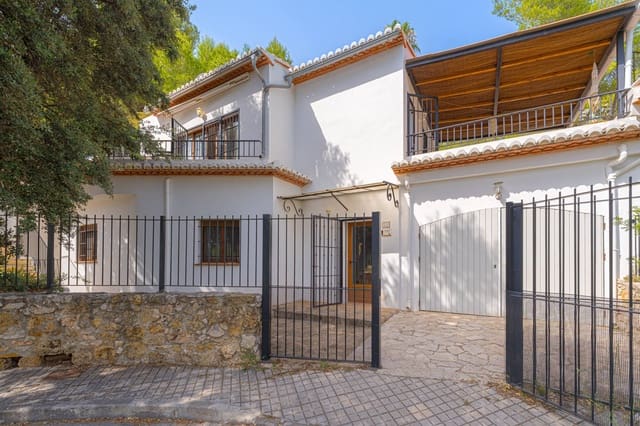 4 bedroom Villa for sale in Alcalalí / Alcanalí with pool - € 375,000 (Ref: 9427984)