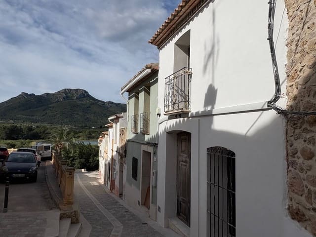 6 bedroom Villa for sale in Alcalalí / Alcanalí - € 349,000 (Ref: 9427986)