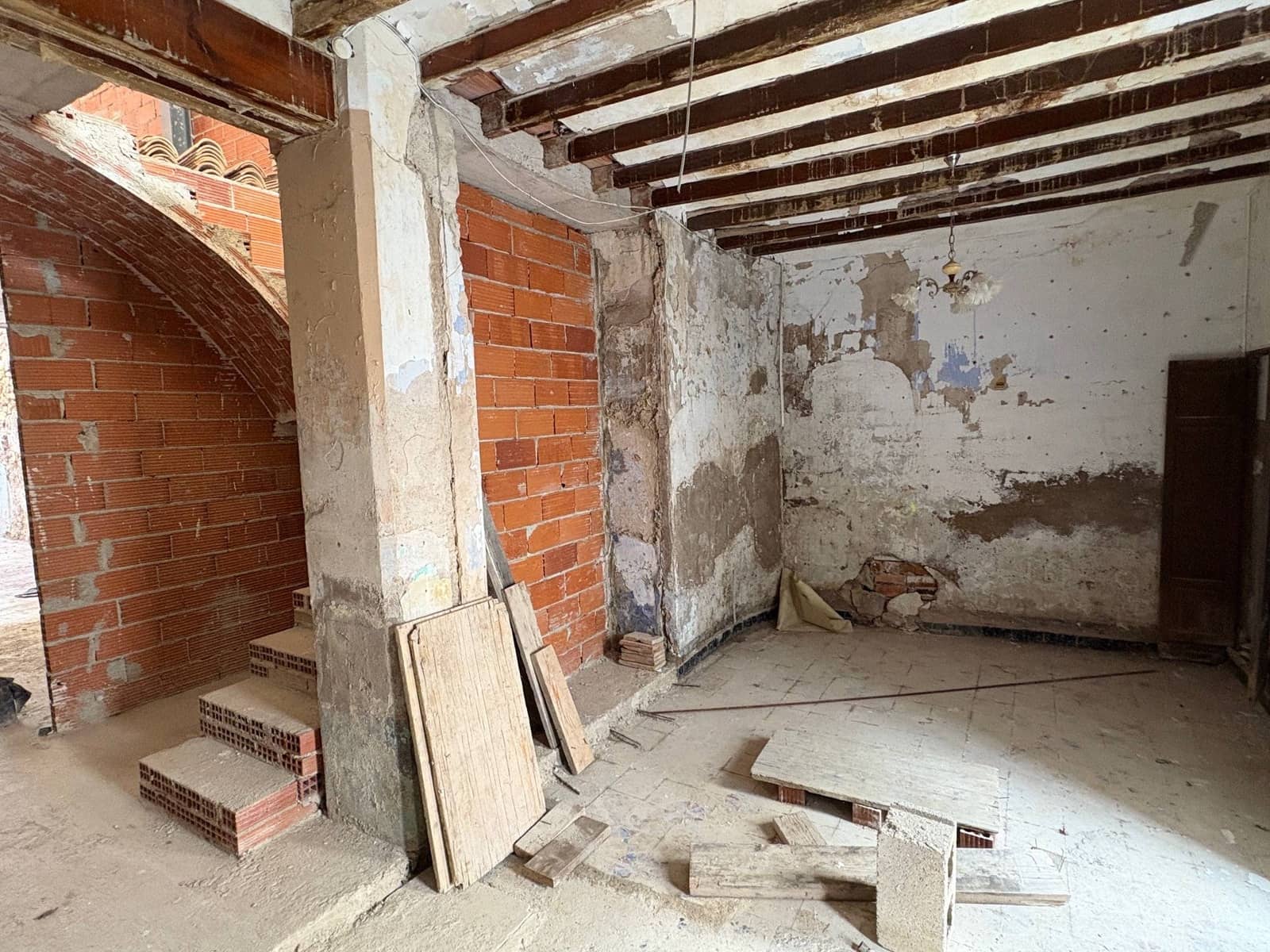 6 bedroom Villa for sale in Alcalali / Alcanali - € 349,000 (Ref: 9427986)