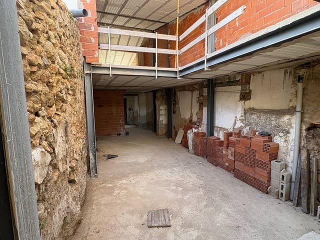 6 bedroom Villa for sale in Alcalalí / Alcanalí - € 349,000 (Ref: 9427986)