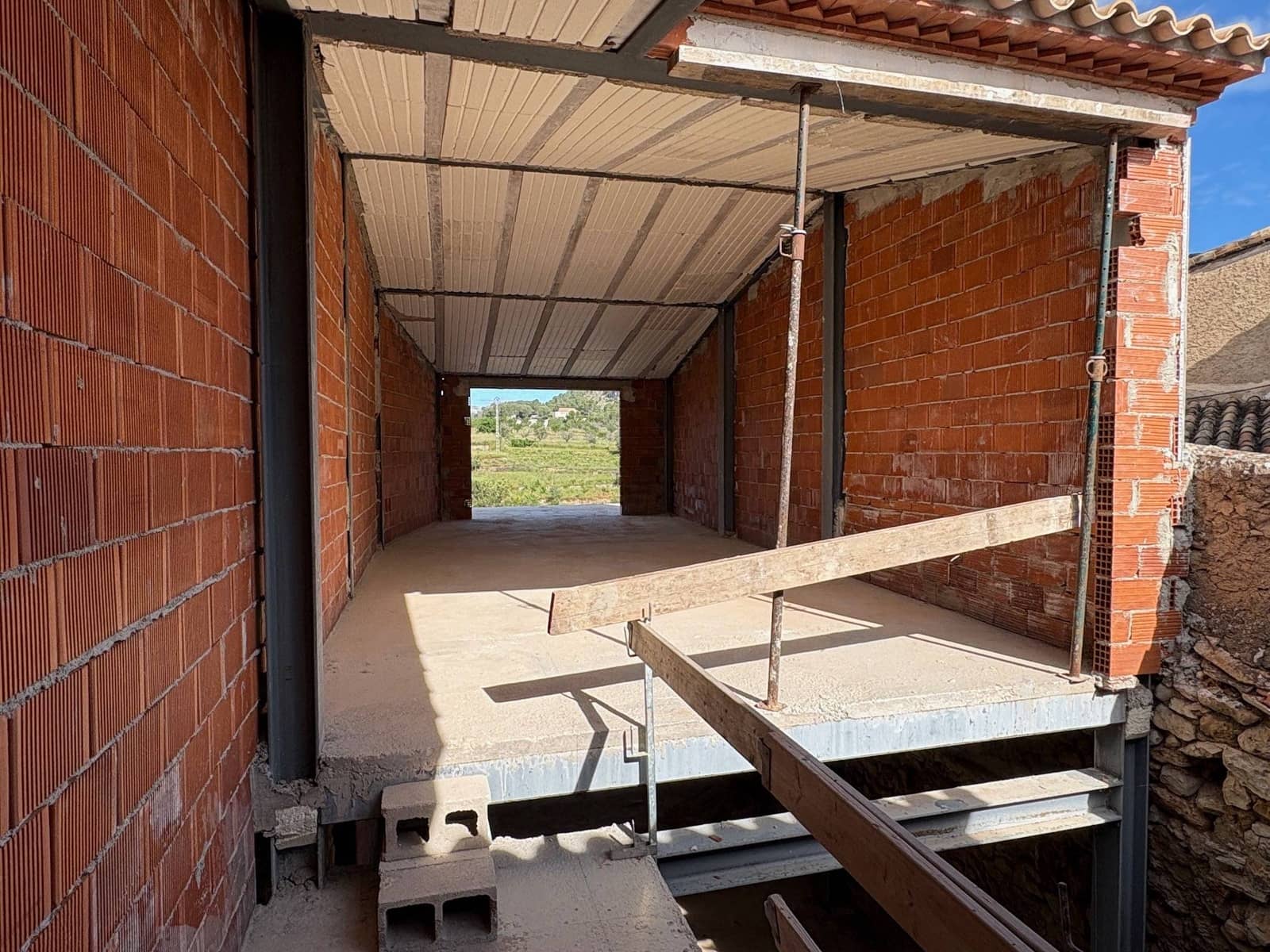 6 bedroom Villa for sale in Alcalali / Alcanali - € 349,000 (Ref: 9427986)