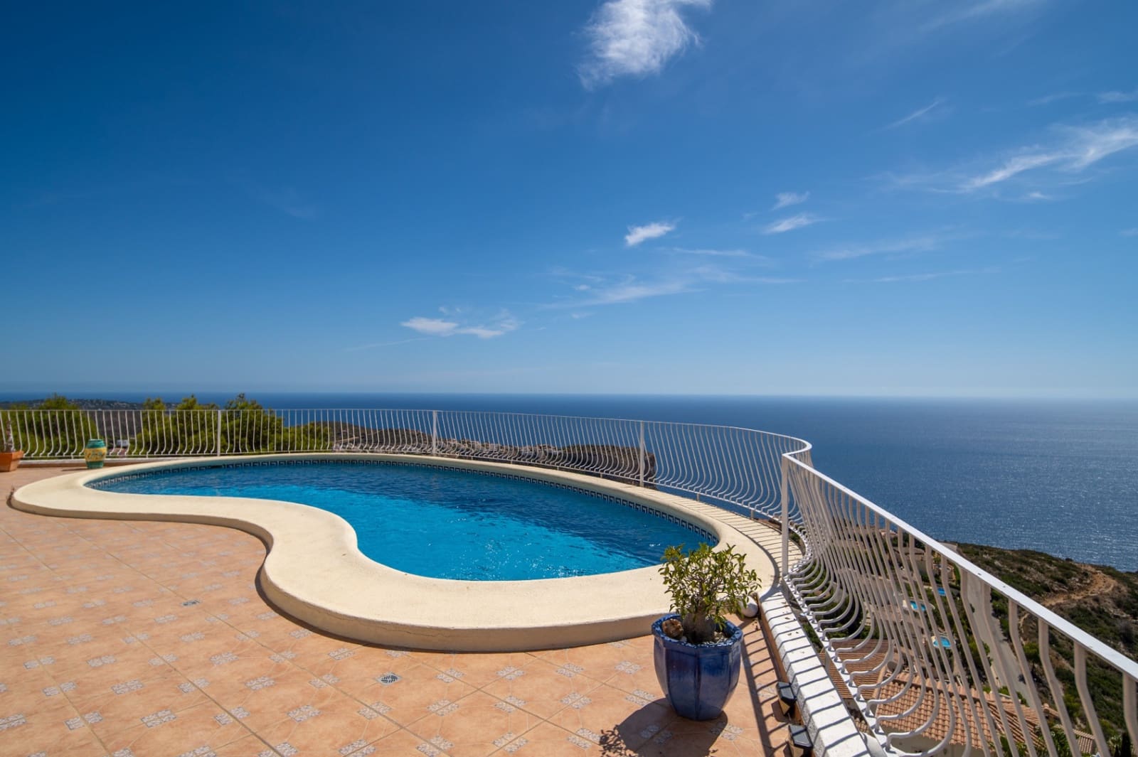 3 bedroom Villa for sale in Benitachell / Benitatxell with pool - € 695,000 (Ref: 9444621)