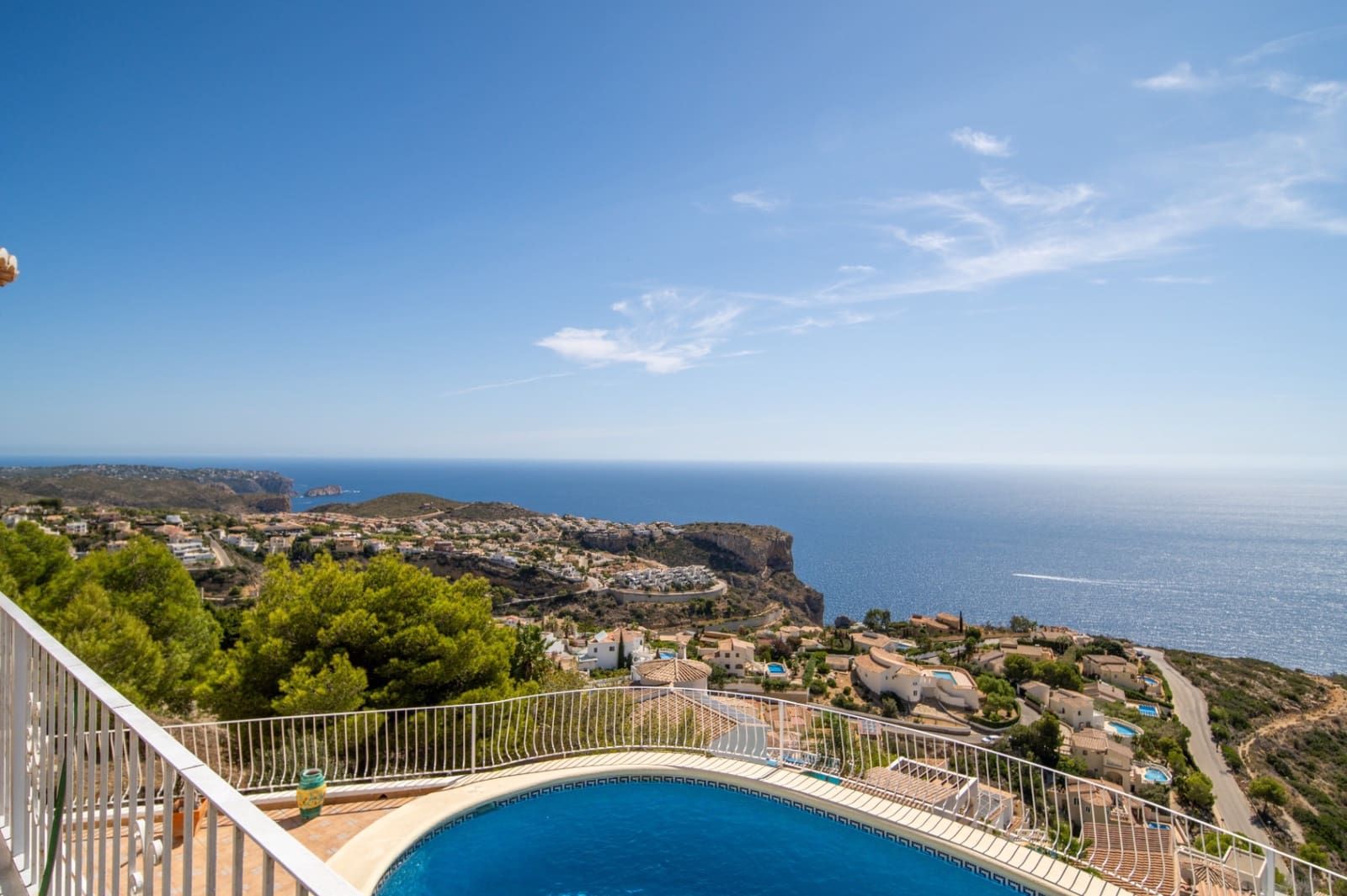 3 bedroom Villa for sale in Benitachell / Benitatxell with pool - € 695,000 (Ref: 9444621)