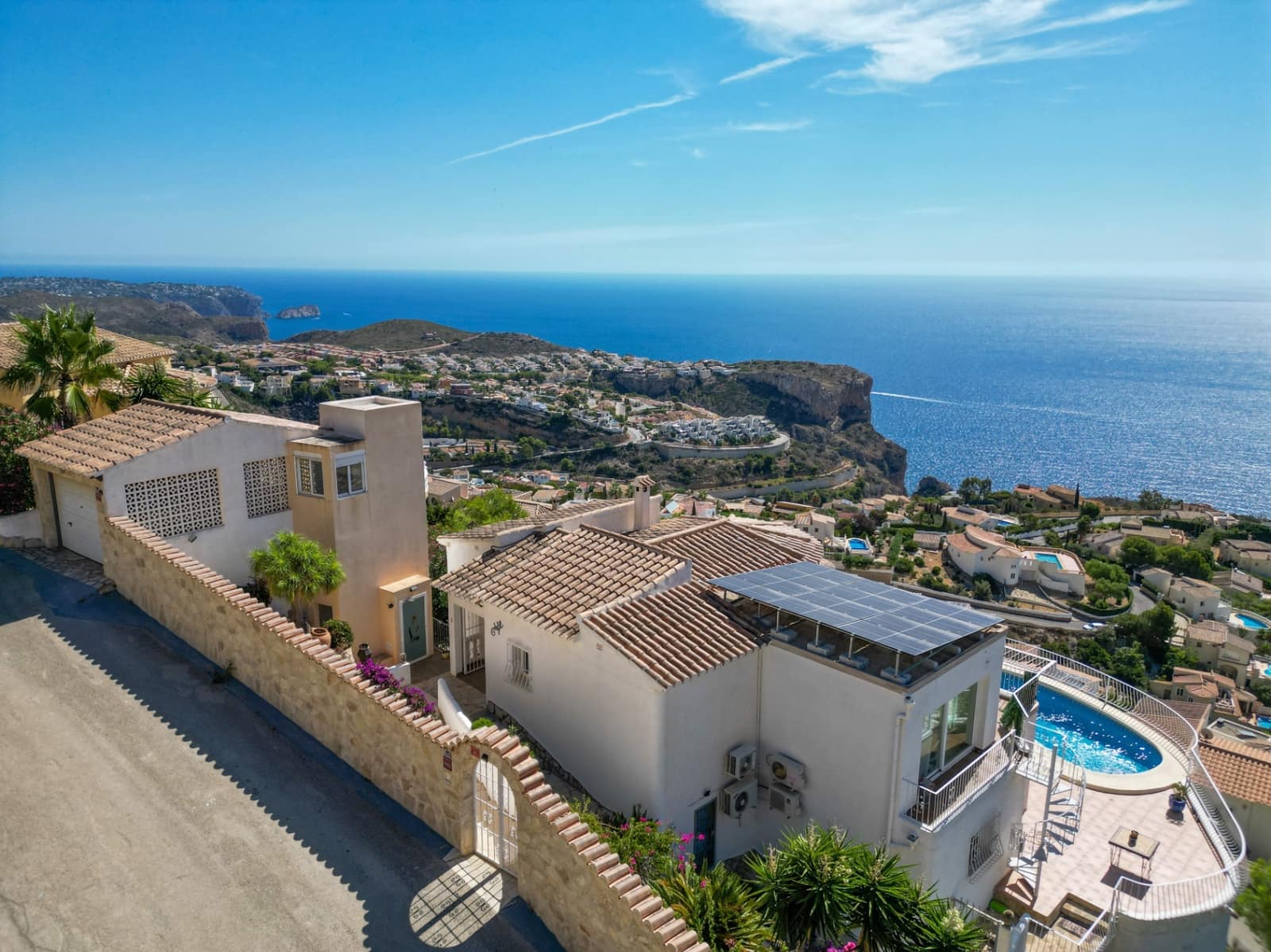 3 bedroom Villa for sale in Benitachell / Benitatxell with pool - € 695,000 (Ref: 9444621)