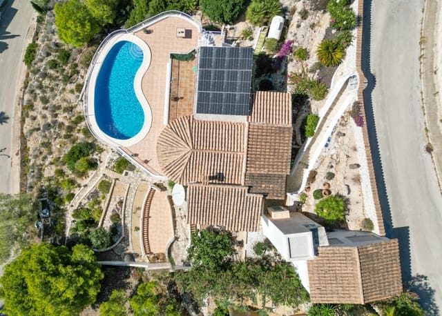 3 bedroom Villa for sale in Benitachell / Benitatxell with pool - € 695,000 (Ref: 9444621)