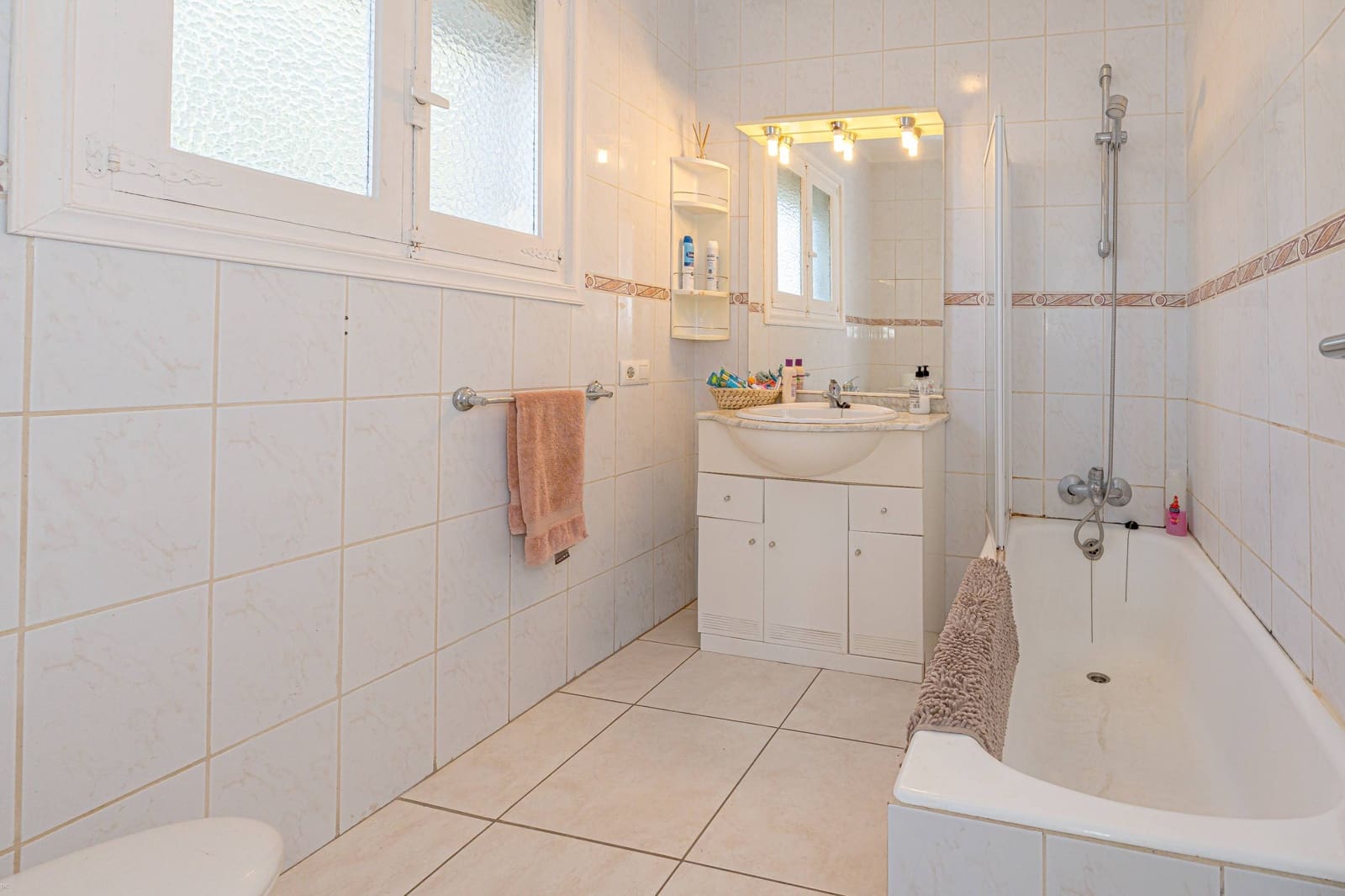 4 bedroom Villa for sale in Pedreguer with pool - € 370,000 (Ref: 9464835)