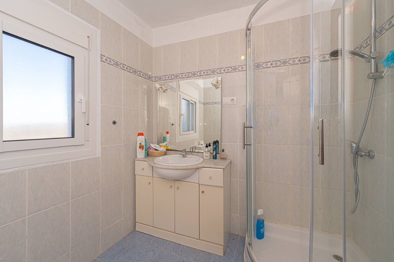 4 bedroom Villa for sale in Pedreguer with pool - € 370,000 (Ref: 9464835)