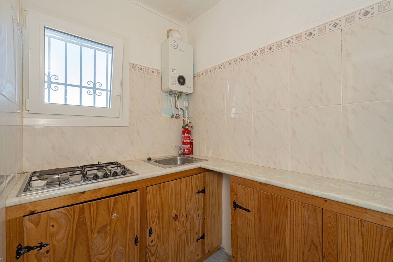 4 bedroom Villa for sale in Pedreguer with pool - € 370,000 (Ref: 9464835)