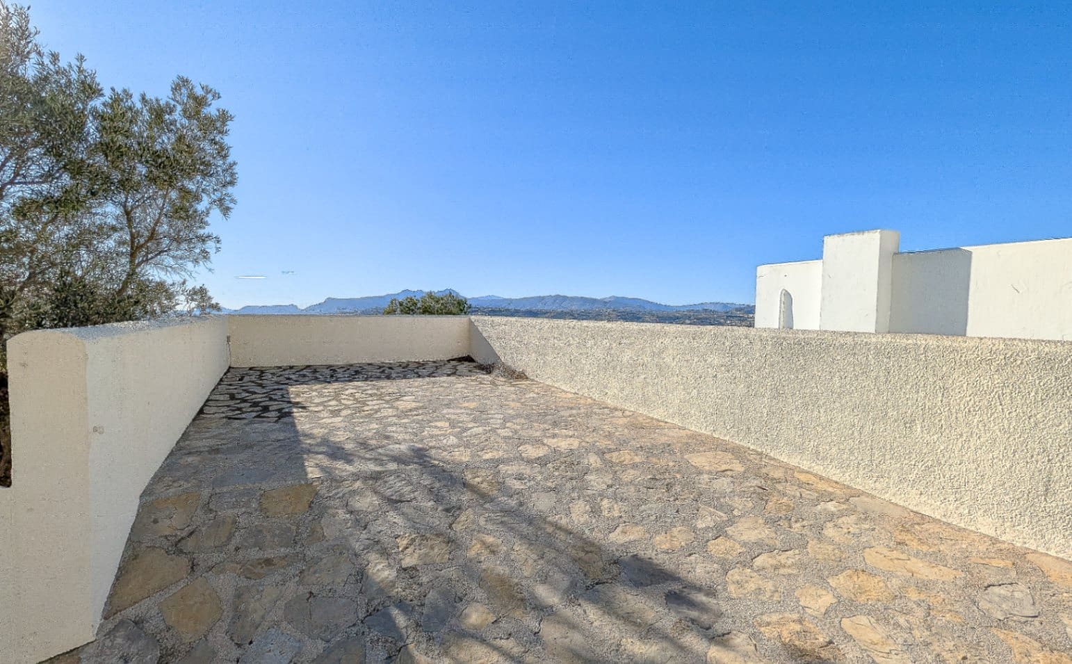 5 bedroom Villa for sale in Cumbre del Sol with pool garage - € 1,195,000 (Ref: 9496373)
