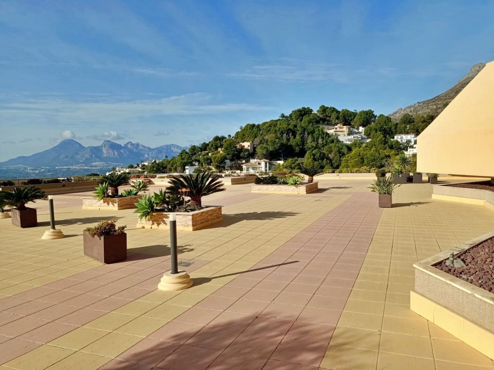 Ático de 2 habitaciones en Altea en venta con piscina garaje - 650.000 € (Ref: 9506531)
