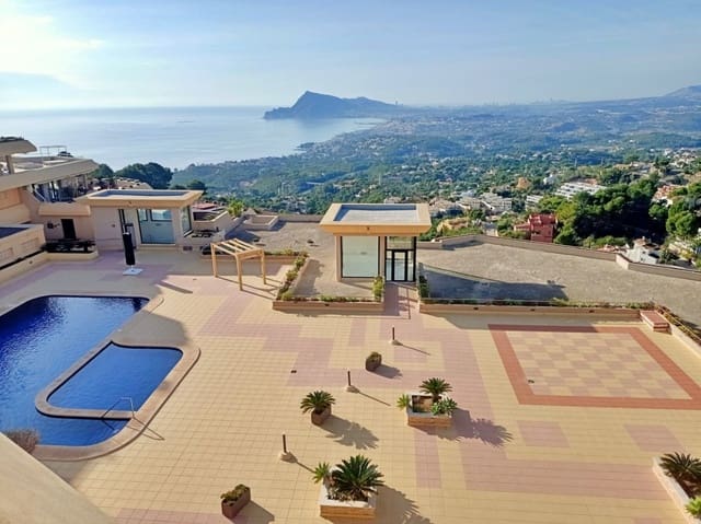 Ático de 2 habitaciones en Altea en venta con piscina garaje - 650.000 € (Ref: 9506531)