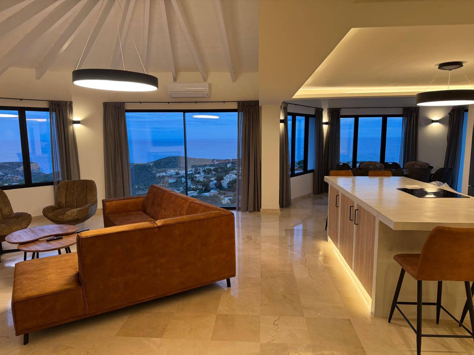 5 quarto Moradia para venda em Cumbre del Sol com piscina garagem - 1 700 000 € (Ref: 9528424)