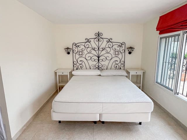 4 soveværelse Villa til salg i Benissa med swimmingpool garage - € 590.000 (Ref: 9542124)