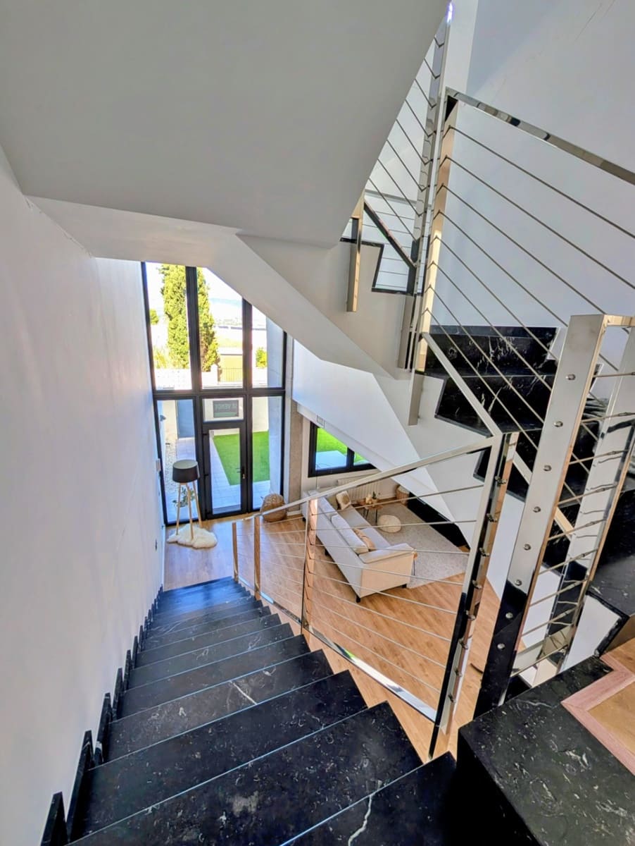 3 bedroom Townhouse for sale in Albir with pool - € 750,000 (Ref: 9542126)