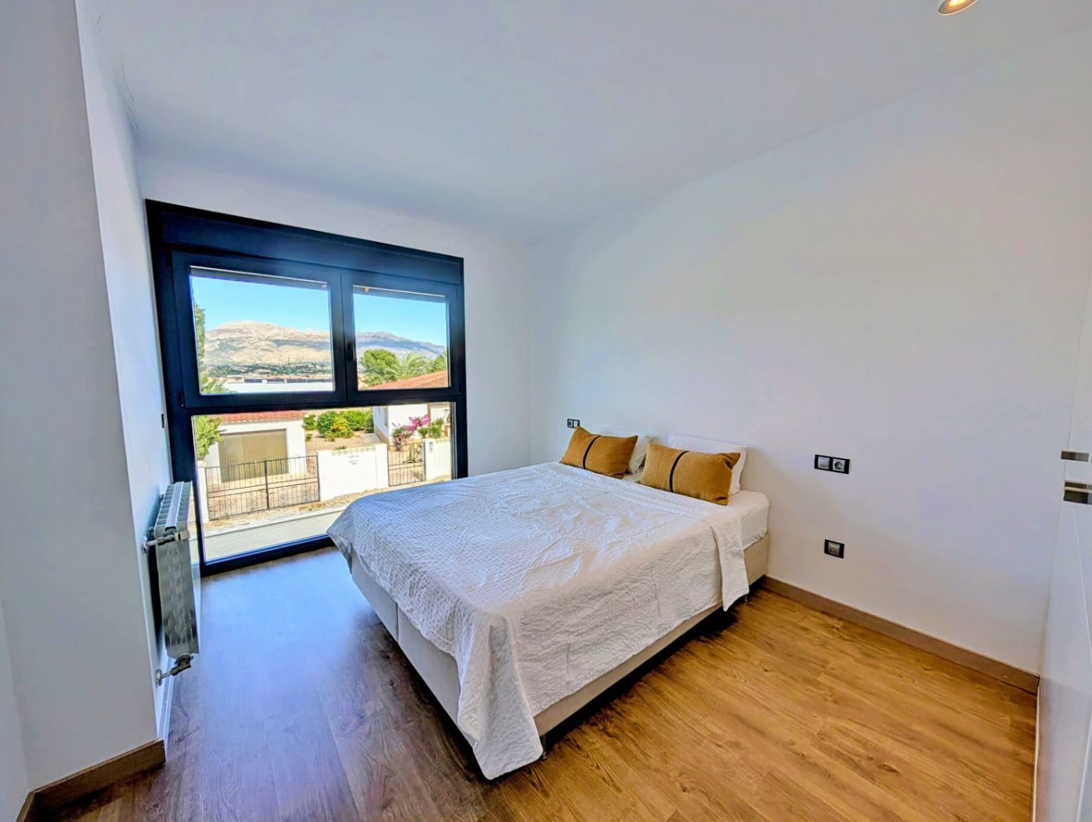 3 bedroom Townhouse for sale in Albir with pool - € 750,000 (Ref: 9542126)