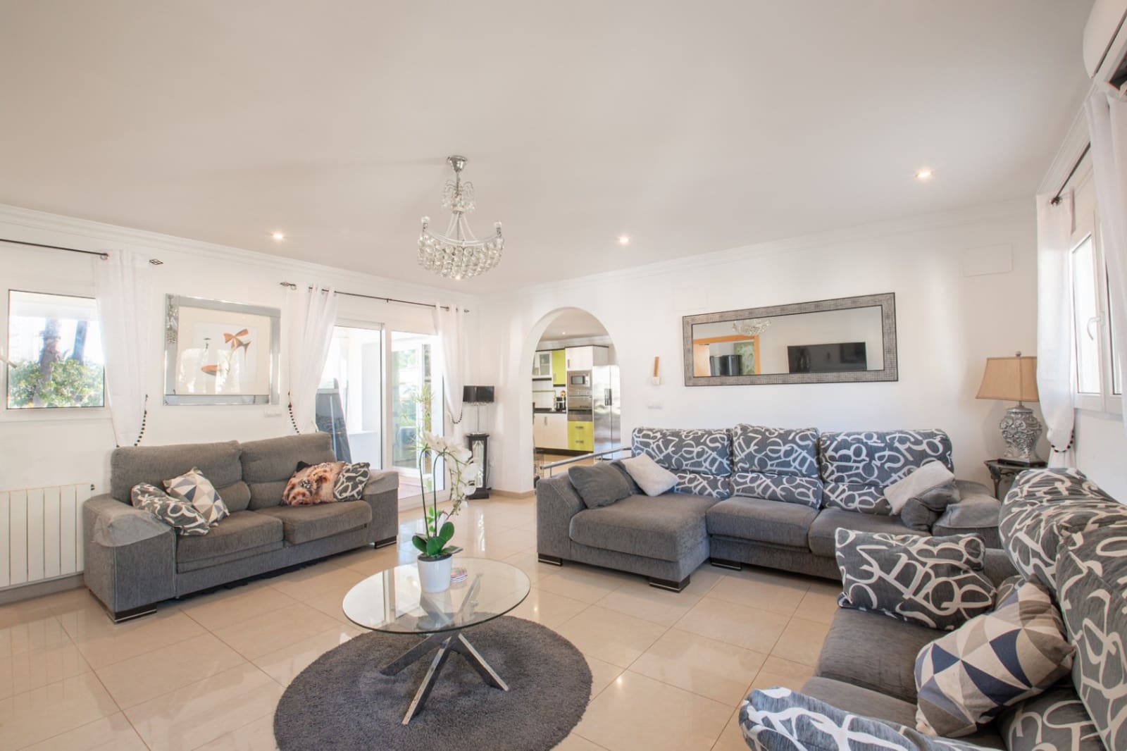 4 sypialnia Willa na sprzedaż w Ambolo z basenem garażem - 750 000 € (Ref: 9550016)