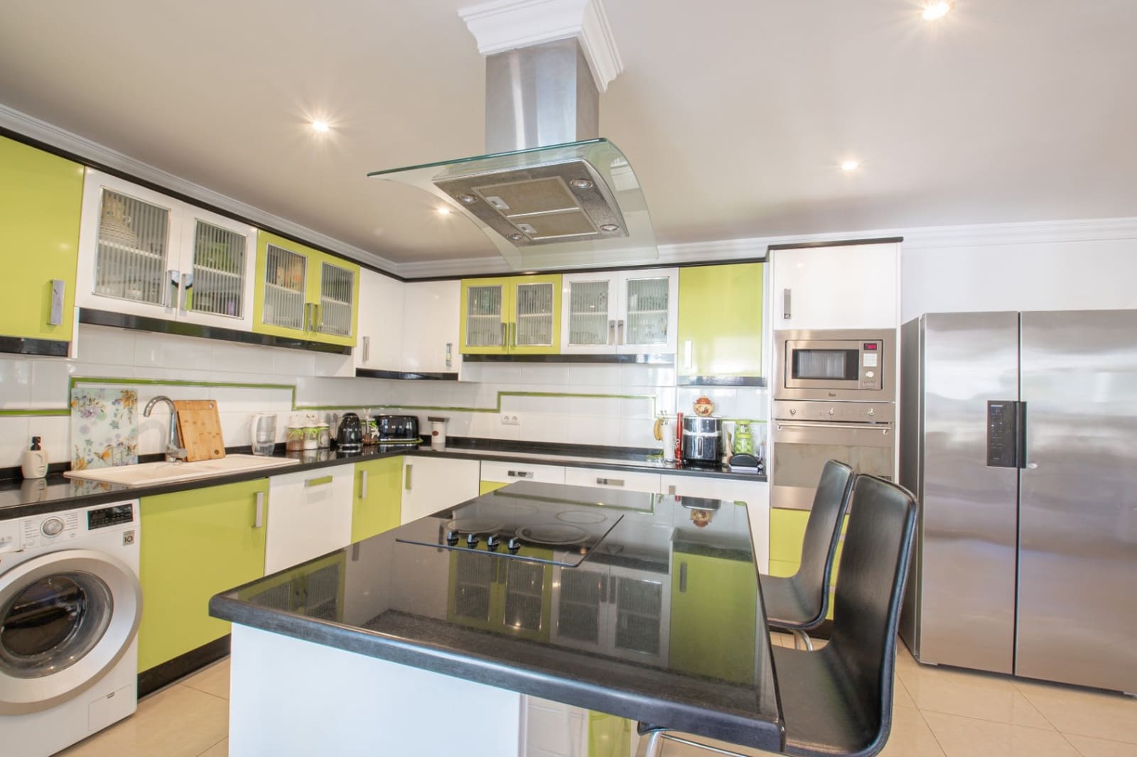 4 sypialnia Willa na sprzedaż w Ambolo z basenem garażem - 750 000 € (Ref: 9550016)