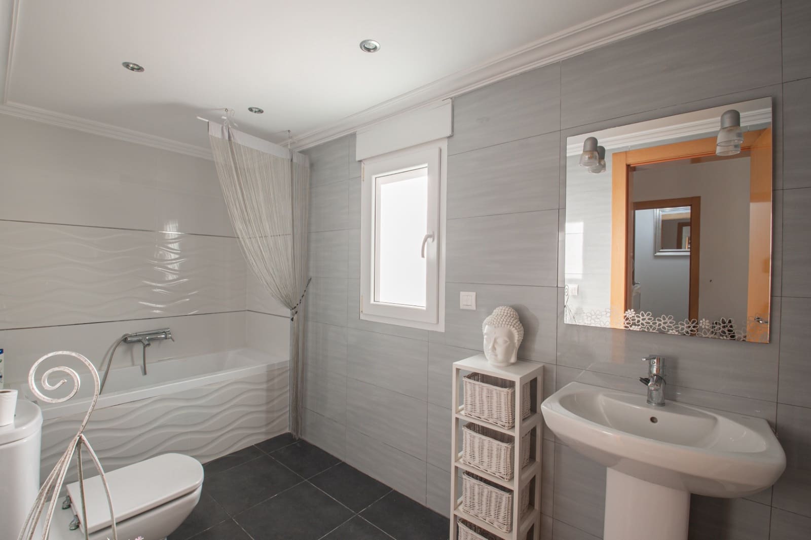 4 sypialnia Willa na sprzedaż w Ambolo z basenem garażem - 750 000 € (Ref: 9550016)