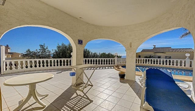 3 soveværelse Villa til salg i Cumbre del Sol, Benitachell / Benitatxell med swimmingpool - € 650.000 (Ref: 9563845)