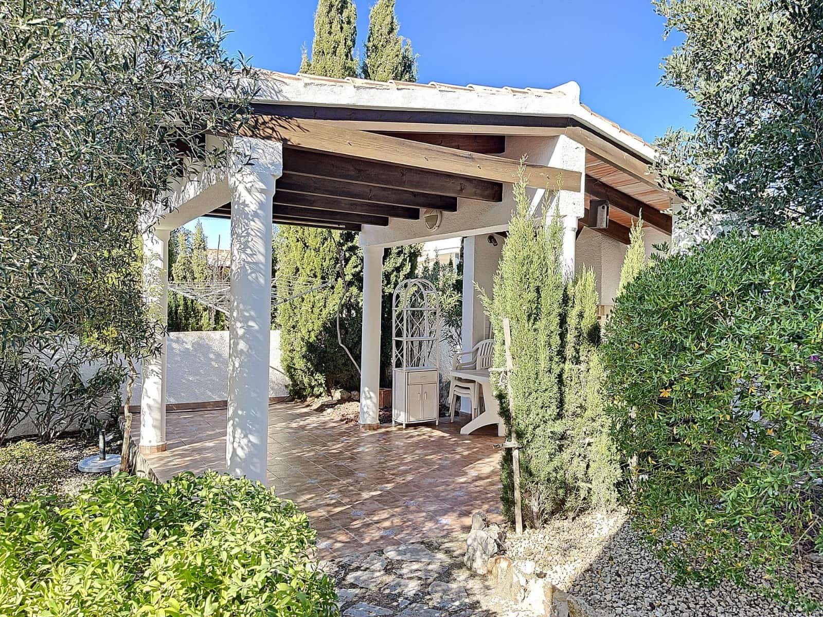 3 soveværelse Villa til salg i Cumbre del Sol med swimmingpool - € 650.000 (Ref: 9563845)