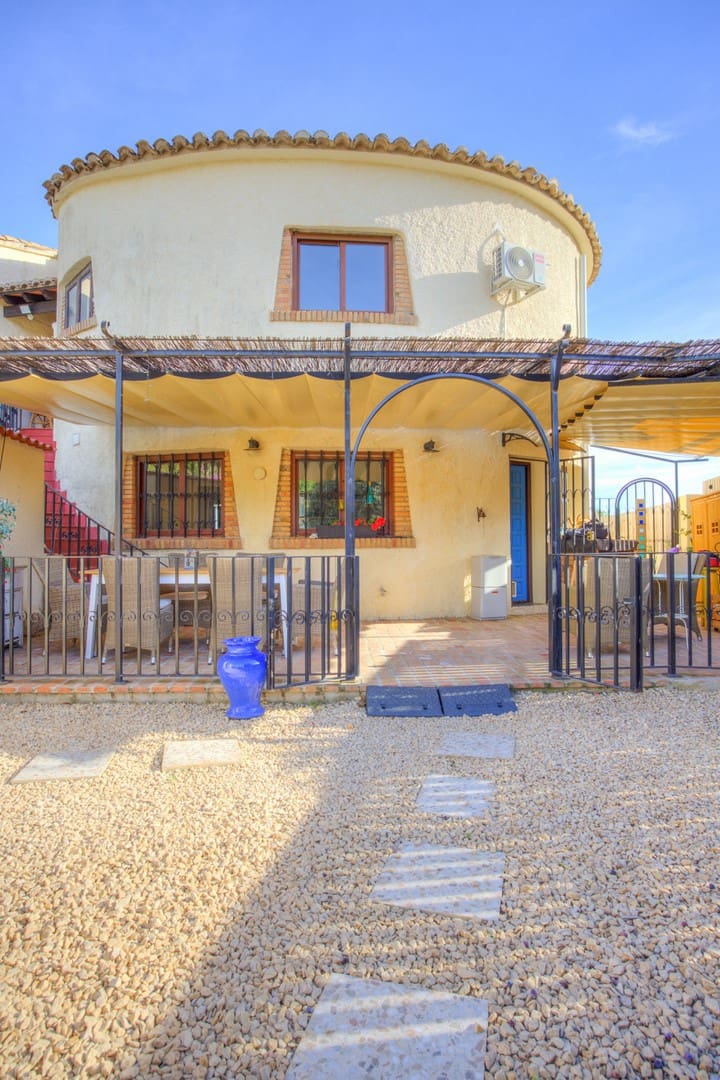 5 quarto Moradia para venda em Benissa com piscina - 670 000 € (Ref: 9563849)